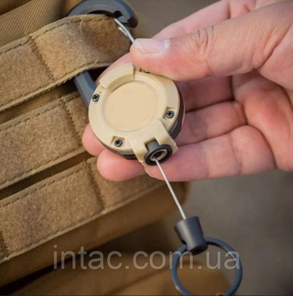 Ретрактор з тросом на карабіні для ключів висувний брелок койот 6420 фото